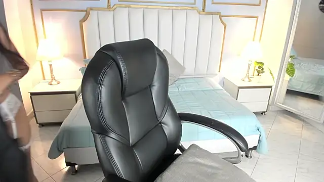 Sophie nolie online show from 03/19/26, 12:05