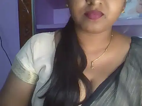 Snapshot of Tamil_Kuttyma chatting on 06/21/26, 04:35 Tamil Kuttyma online show from 06/21/26, 04:35