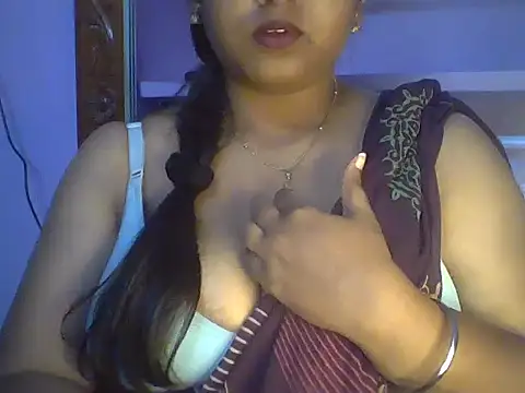 Snapshot of Tamil_Kuttyma chatting on 06/27/26, 04:35 Tamil Kuttyma online show from 06/27/26, 04:35