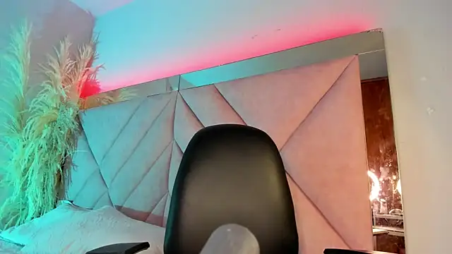 Alanah connory online show from 06/18/26, 04:01