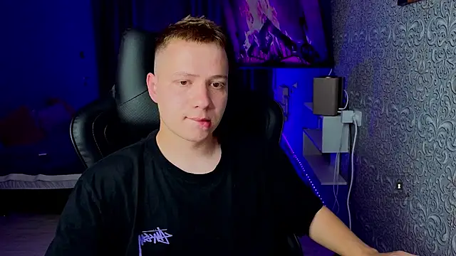 Karl Night  online show from 06/10/26, 07:26