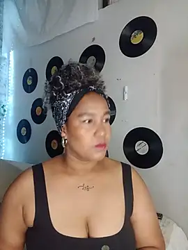 Snapshot of medusafox_ chatting on 04/20/26, 04:04 medusafox online show from 04/20/26, 04:04