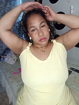 Snapshot of medusafox_ chatting on 05/16/26, 05:06 medusafox online show from 05/16/26, 05:06