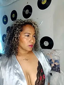 medusafox  online show from 03/26/26, 04:33