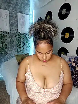 medusafox  online show from 03/28/26, 04:35