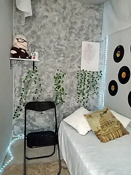 medusafox  online show from 04/11/26, 04:53