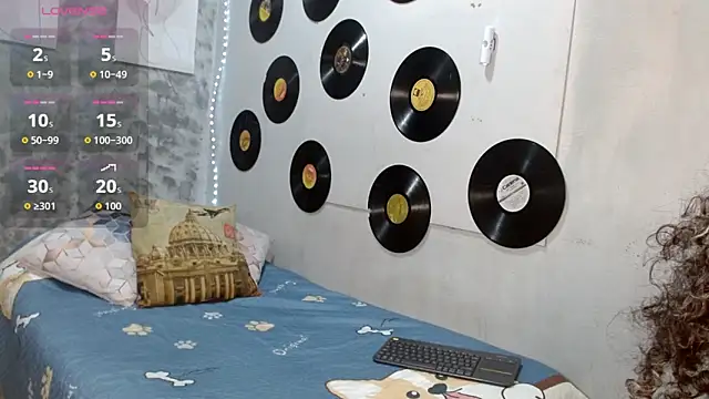 medusafox  online show from 03/02/26, 04:35