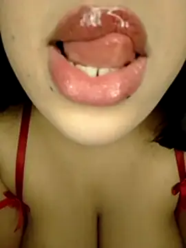 Snapshot of madleen_Mm chatting on 03/26/26, 11:30 madleen Mm online show from 03/26/26, 11:30