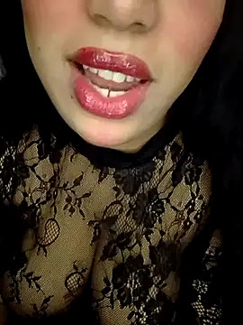 Snapshot of madleen_Mm chatting on 04/16/26, 06:41 madleen Mm online show from 04/16/26, 06:41