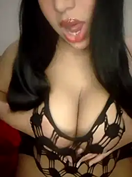 Snapshot of madleen_Mm chatting on 03/24/26, 01:33 madleen Mm online show from 03/24/26, 01:33