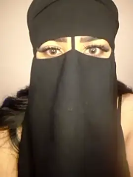 Snapshot of madleen_Mm chatting on 05/12/26, 11:49 madleen Mm online show from 05/12/26, 11:49