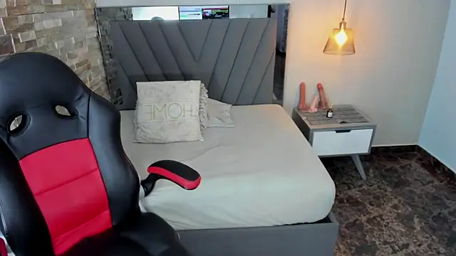 LUCIA KHAN online show from 03/11/26, 07:19