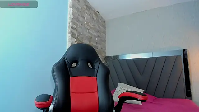 LUCIA KHAN online show from 04/13/26, 07:07