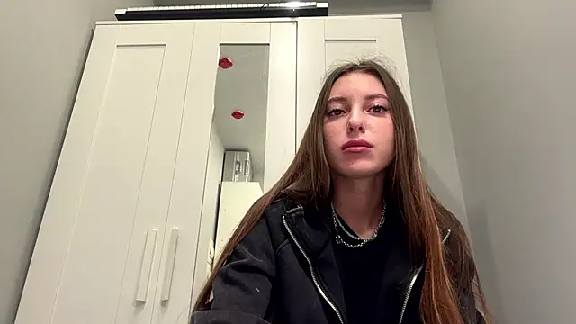 selena favn online show from 03/06/26, 02:17