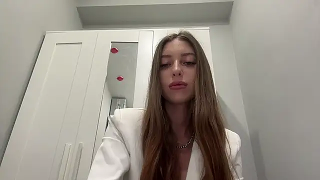 selena favn online show from 03/23/26, 04:12