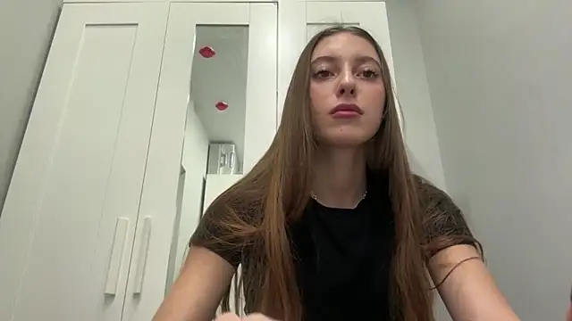 Snapshot of selena_favn chatting on 02/24/26, 10:16 selena favn online show from 02/24/26, 10:16