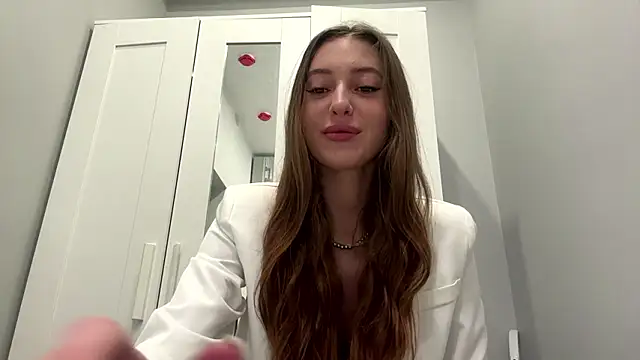 selena favn online show from 03/19/26, 01:05