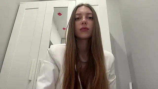 selena favn online show from 03/31/26, 01:18