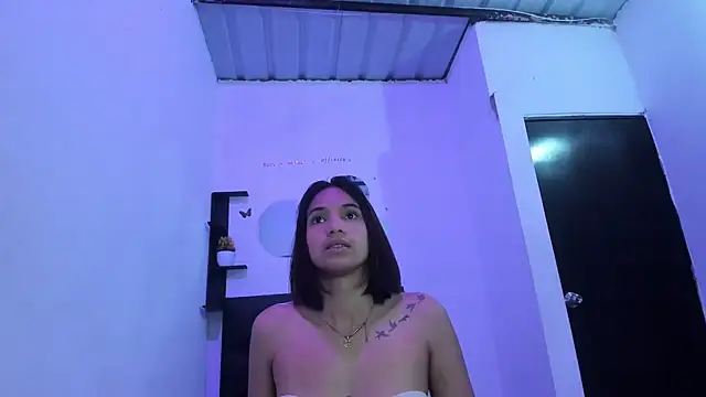 Snapshot of sapphire_brown20 chatting on 06/21/26, 10:26 sapphire brown20 online show from 06/21/26, 10:26