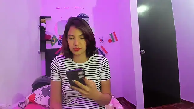 Snapshot of sapphire_brown20 chatting on 07/15/26, 11:56 sapphire brown20 online show from 07/15/26, 11:56