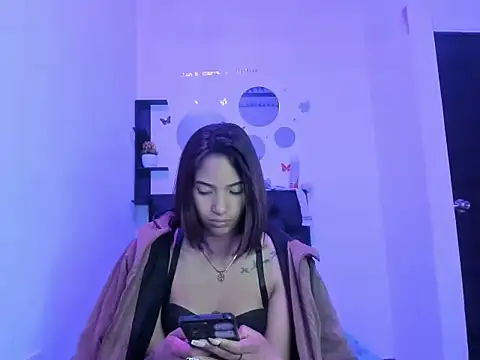 Snapshot of sapphire_brown20 chatting on 06/08/26, 01:28 sapphire brown20 online show from 06/08/26, 01:28