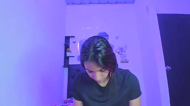 sapphire brown20 online show from 04/12/26, 01:53