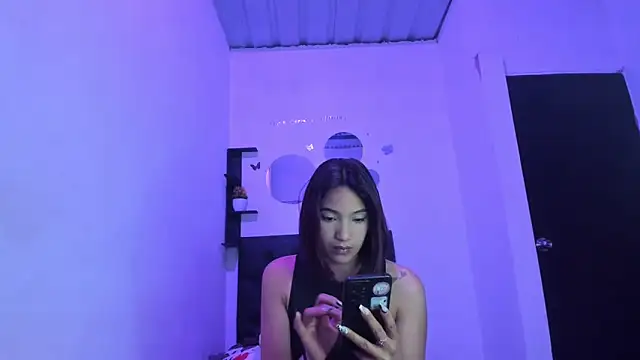 Snapshot of sapphire_brown20 chatting on 06/13/26, 10:08 sapphire brown20 online show from 06/13/26, 10:08