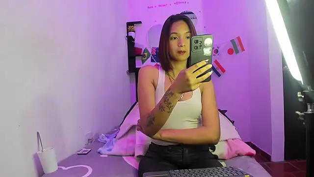 Snapshot of sapphire_brown20 chatting on 07/10/26, 11:49 sapphire brown20 online show from 07/10/26, 11:49