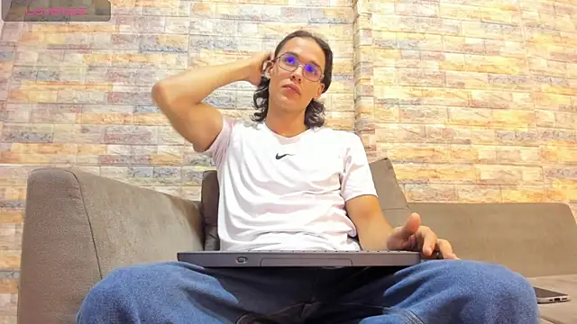 Snapshot of Noha_castellano chatting on 03/02/26, 01:29 Noha castellano online show from 03/02/26, 01:29