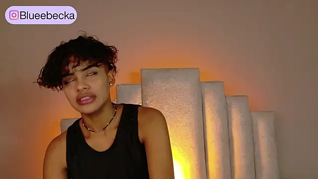 Snapshot of BeckaBlue chatting on 05/11/26, 12:28 BeckaBlue online show from 05/11/26, 12:28