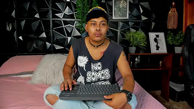 Noha  scott online show from 04/04/26, 01:39