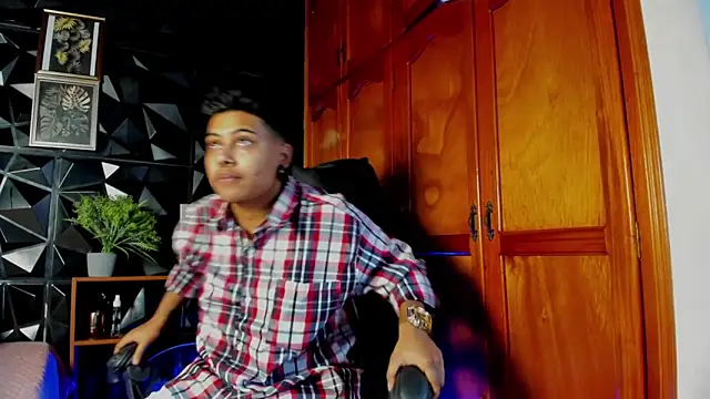 Noha  scott online show from 04/03/26, 02:34