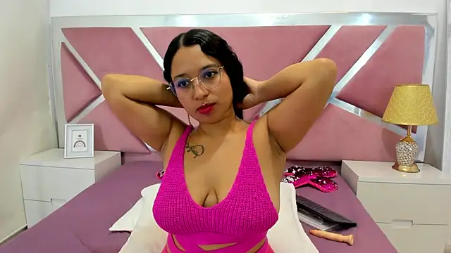 AvieRose online show from 04/16/26, 09:39