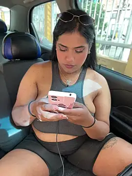 Nahomy firee online show from 04/08/26, 07:59