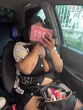 Nahomy firee online show from 03/18/26, 07:15