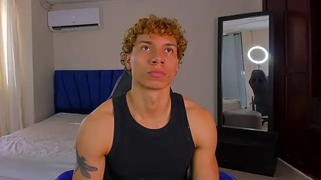 Snapshot of adam_smiith1 chatting on 03/02/26, 01:40 adam smiith1 online show from 03/02/26, 01:40