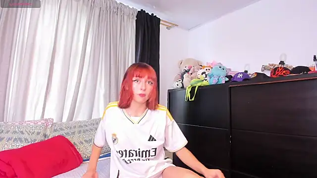 dafnne  hall online show from 03/17/26, 03:15