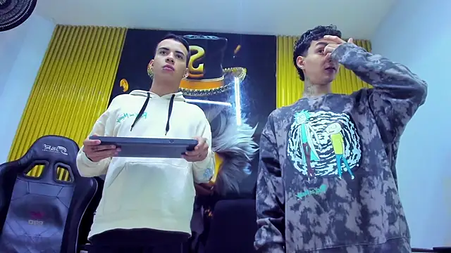 Snapshot of angel_boy_xxx chatting on 03/02/26, 01:40 angel boy xxx online show from 03/02/26, 01:40