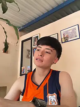 Snapshot of Tomnico_19 chatting on 04/10/26, 06:59 Tomnico 19 online show from 04/10/26, 06:59