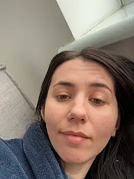 Oliviya smiley  online show from 03/02/26, 01:40