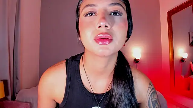 Snapshot of KimTaylorW chatting on 07/04/26, 02:51 KimTaylorW online show from 07/04/26, 02:51