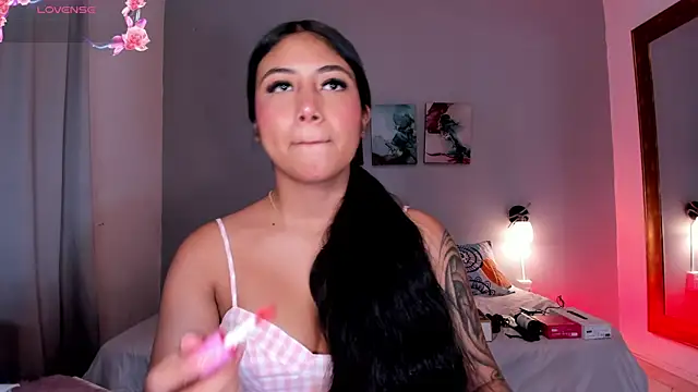 Snapshot of KimTaylorW chatting on 07/17/26, 03:04 KimTaylorW online show from 07/17/26, 03:04