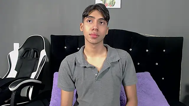Snapshot of Eros_Lux chatting on 05/21/26, 12:57 Eros Lux online show from 05/21/26, 12:57