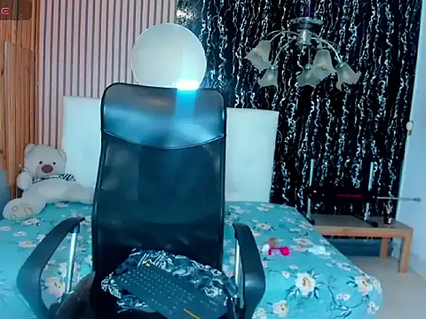 MarianaGalviz  online show from 04/02/26, 11:17