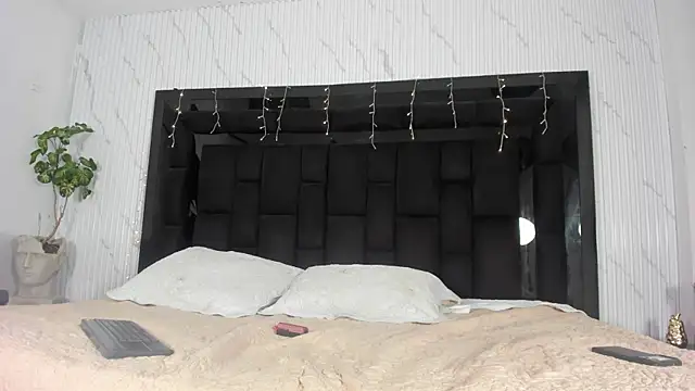 DylanRoyce  online show from 04/15/26, 01:04