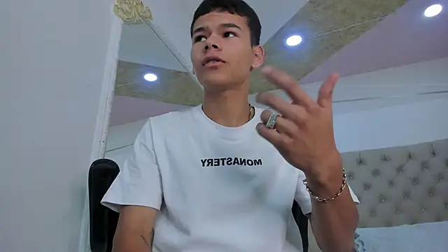 DylanRoyce  online show from 03/21/26, 12:31