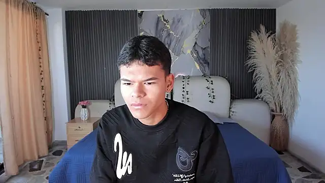 DylanRoyce  online show from 03/19/26, 12:27