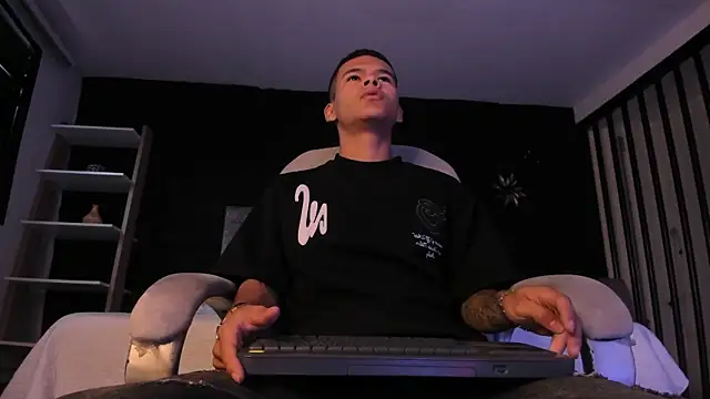 DylanRoyce  online show from 04/14/26, 12:21