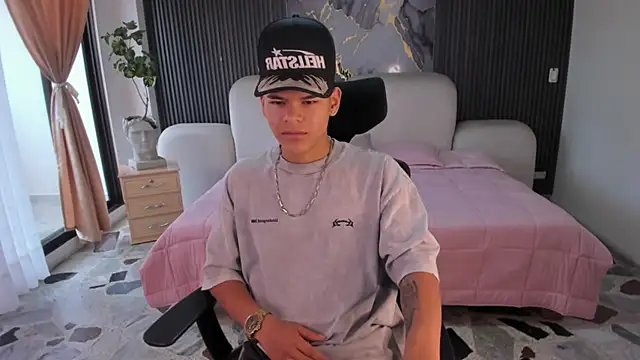DylanRoyce  online show from 04/27/26, 12:58