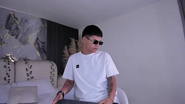 DylanRoyce  online show from 03/13/26, 12:21